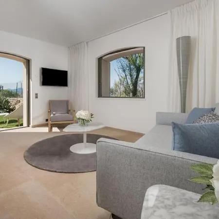 Вилла Amazing Five Bedrooms With Stunning View In Tropez, French Riviera Сен-Тропе